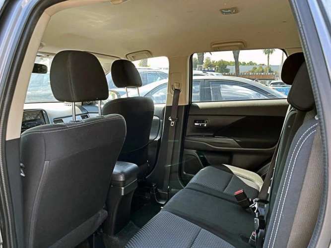 MITSUBISHI OUTLANDER 2018