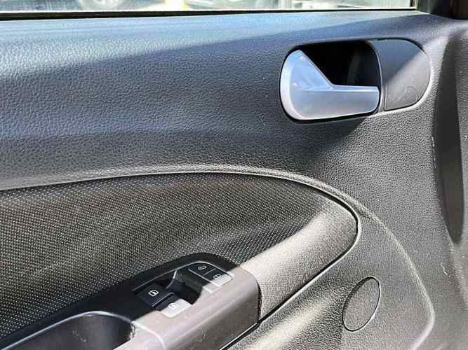 VOLKSWAGEN VOYAGE 2016