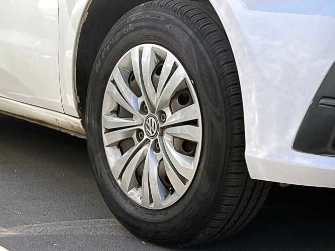 VOLKSWAGEN VOYAGE 2016