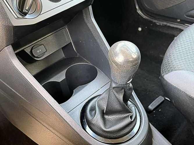 VOLKSWAGEN VOYAGE 2016