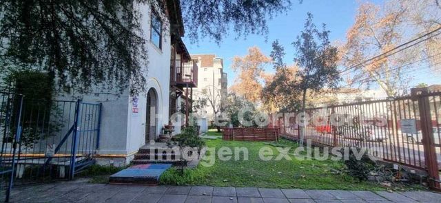 Casa 320 mts y 800 terreno Providencia (137510)