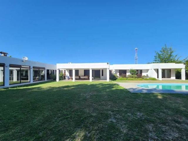 CASA Condominio Santa Sarita