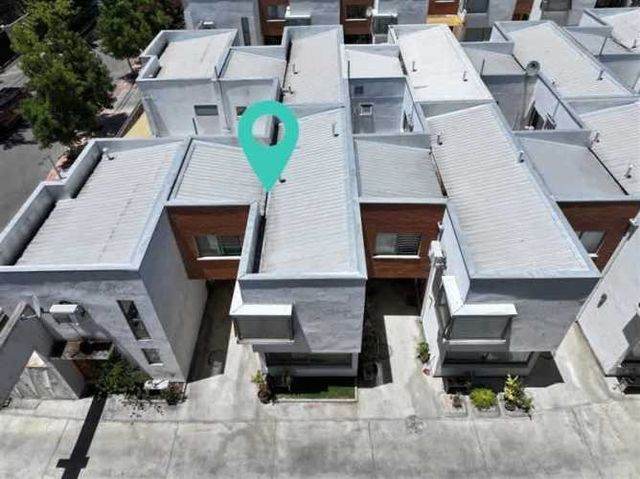 CASA Calle 3 Sur 530