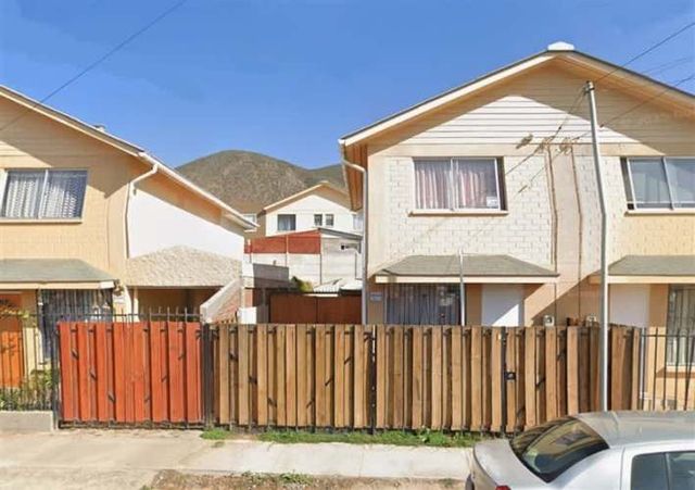 CASA Ubicado en Av Los Clarines con Ernesto Marín Álvarez