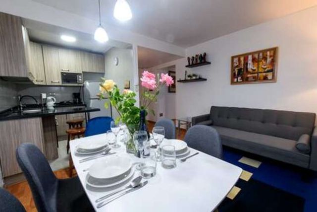 DEPARTAMENTO AMOBLADO, CENTRAL Y DISPONIBLE  DE INMEDIATO