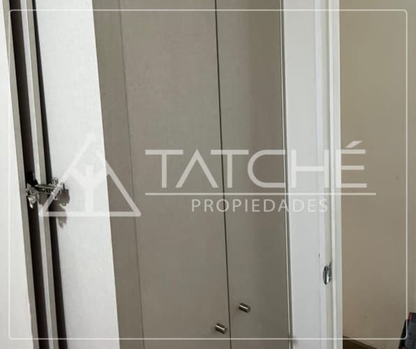 MODERNO EDIFICIO CON EXCELENTE UBICACIÓN 2D 1B 1 E