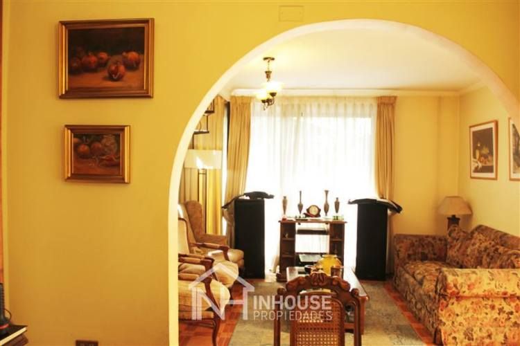 CASA El Greco / Tobalaba / Metro (L3) Fernando Castillo Velasco