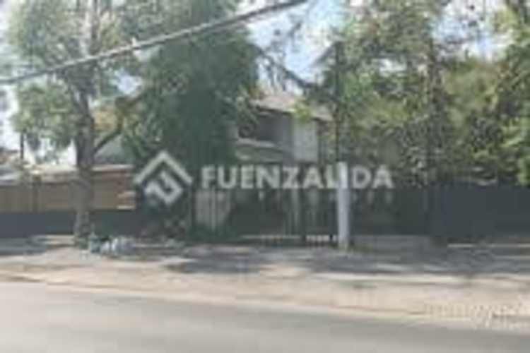 CASA MONSEÑOR EDWARDS-SALVADOR IZQUIERDO