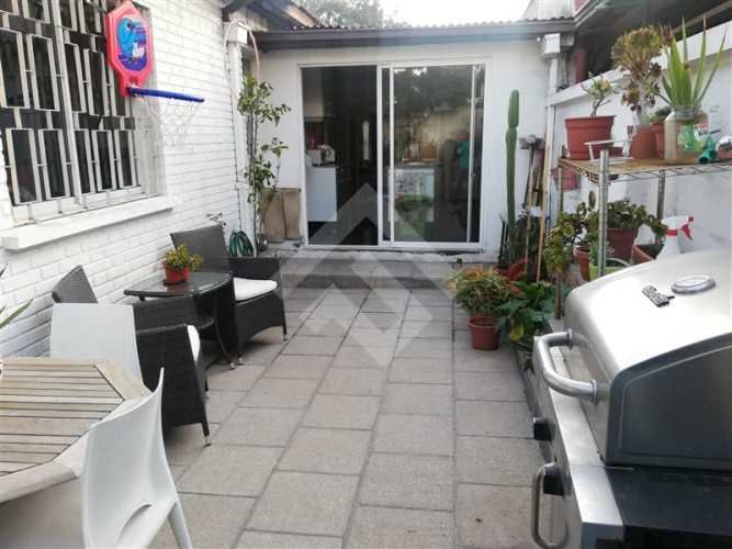 CASA Estadio Español / Neveria