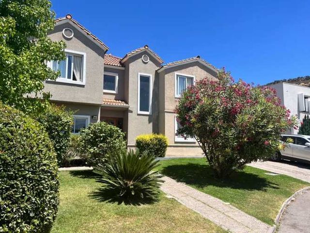 Chicureo Norte Dueño Vende Casa 180 m2 UF 9.800, Santa Elena,