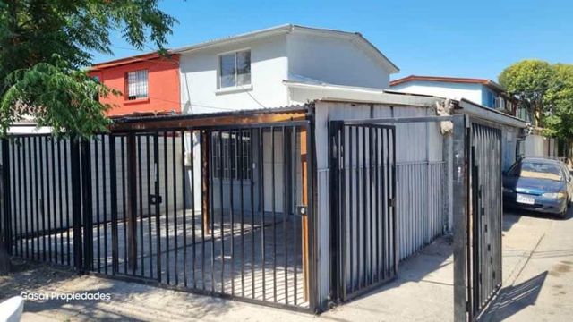 ¡CASA ESQUINA AMPLIADA Y REMODELADA!