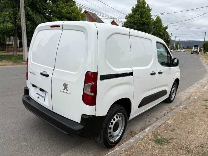 Peugeot Partner 2022