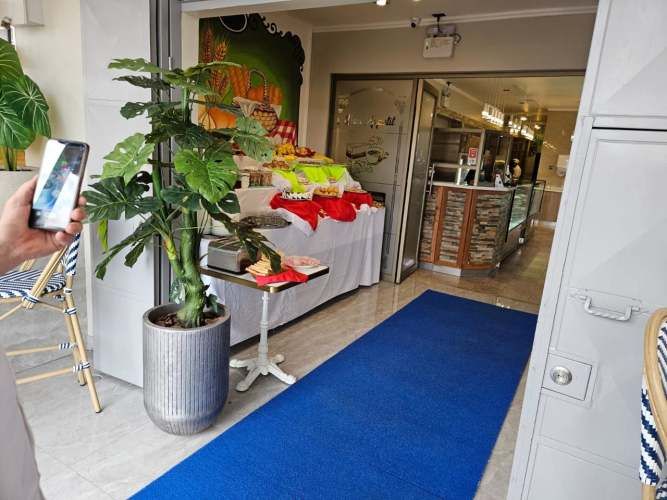 Vendo Derecho Llave . Local Comercial .