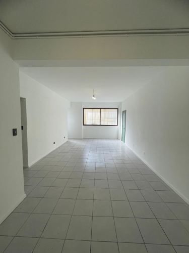 Dpto. con Potencial Comercial en Stgo. Centro (137693)