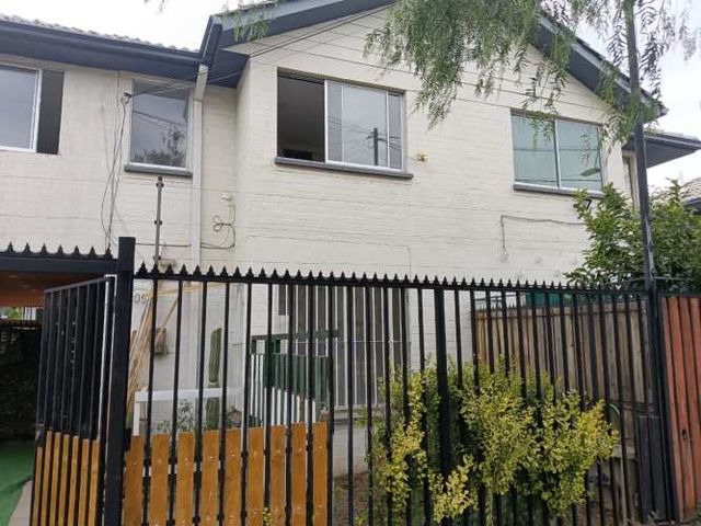 Bella casa en arriendo en La Hacienda Alta, Larapinta