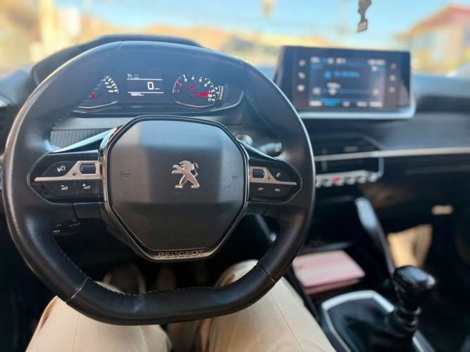 PEUGEOT 2008 BLUE HDI