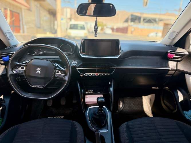 PEUGEOT 2008 BLUE HDI