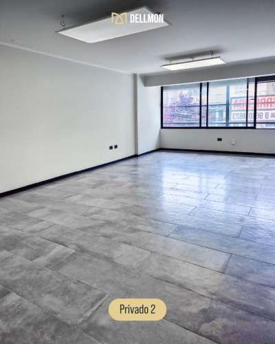 SE ARRIENDA OFICINA EN EL CENTRO