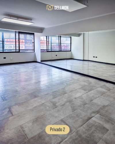 SE ARRIENDA OFICINA EN EL CENTRO