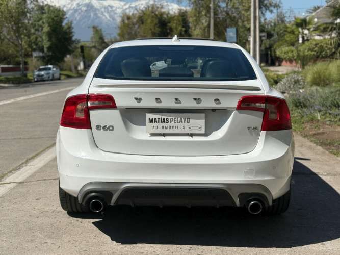 2018 Volvo S60 2.0 T5 R-Design Plus Auto