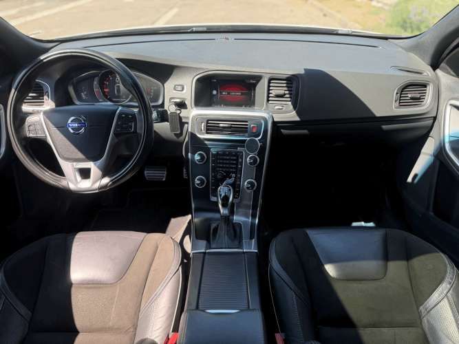 2018 Volvo S60 2.0 T5 R-Design Plus Auto