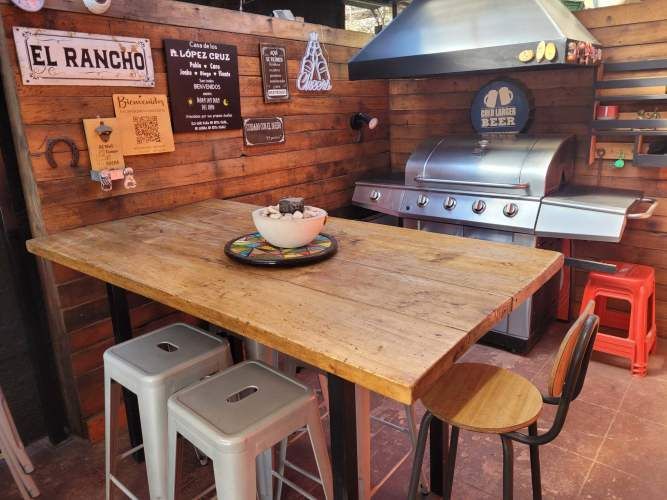 Casa con vista ,  con quincho y amplio jardín (137860)