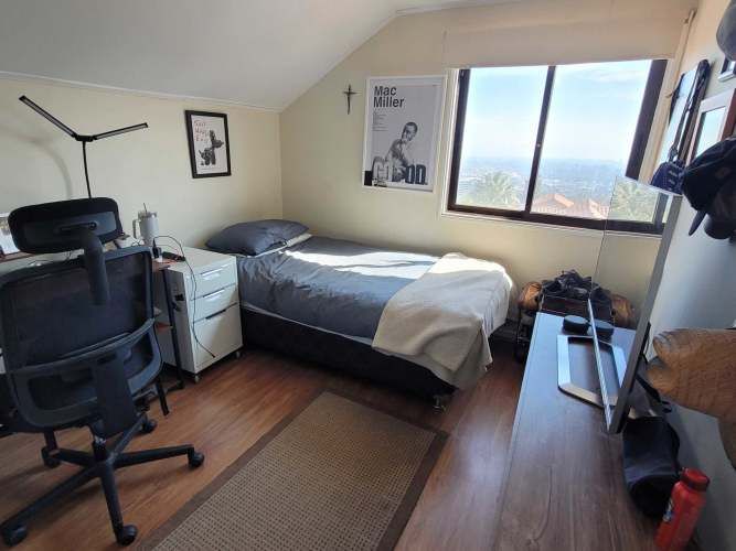 Casa con vista ,  con quincho y amplio jardín (137860)