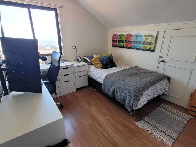 Casa con vista ,  con quincho y amplio jardín (137860)