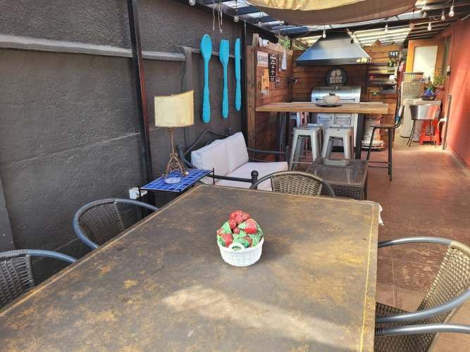 Casa con vista ,  con quincho y amplio jardín (137860)