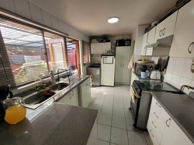 Casa con vista ,  con quincho y amplio jardín (137860)