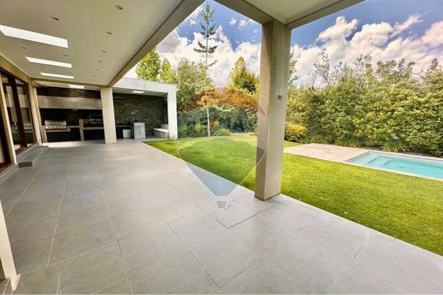 Mediterranea preciosa en condominio central