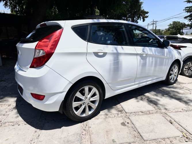 HYUNDAI ACCENT GLS HATCHBACK 1.4 2014