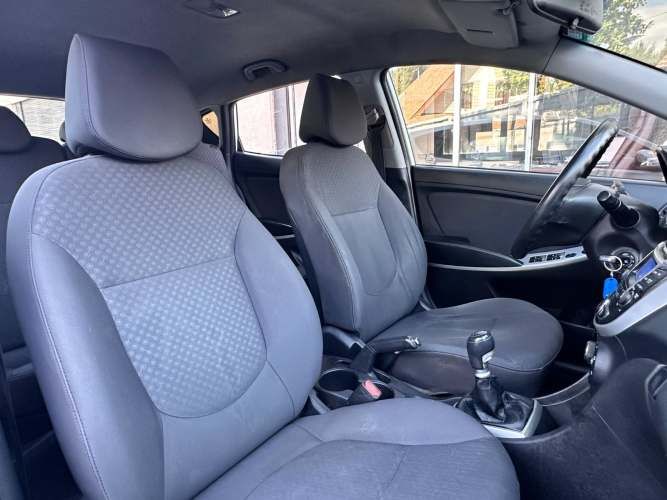 HYUNDAI ACCENT GLS HATCHBACK 1.4 2014