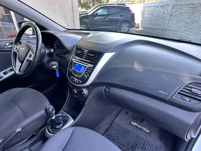 HYUNDAI ACCENT GLS HATCHBACK 1.4 2014