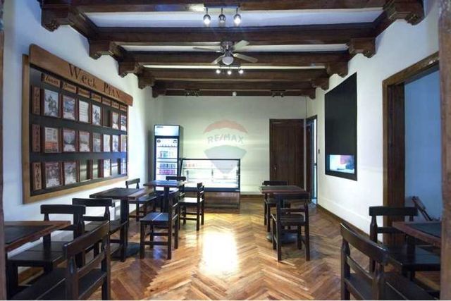 Hotel y local a pasos del metro santa lucía