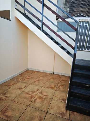 Arriendo Casa segundo piso con antejardín