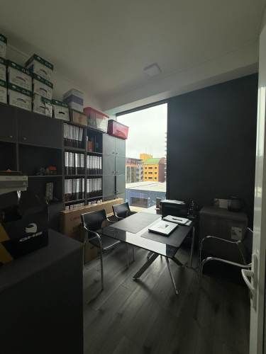 ARRENDAMOS OFICINE EDIFICIO VANGUARDIA