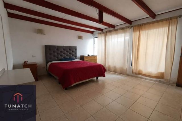 Casa en venta c/ estacionamiento en Valle Lo Campino