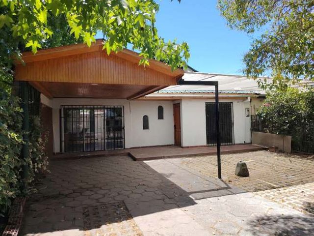 Arriendo Bella y Hermosa Casa en Zona Previlejada
