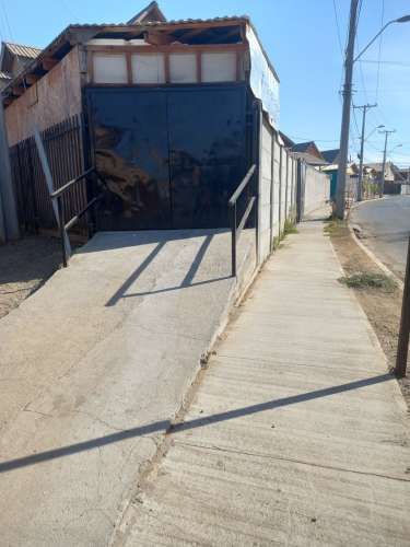Oportunidad de Inversion ,Amplia Casa De 3D/2B/3E ,Con Local Comercial Plena Avenida