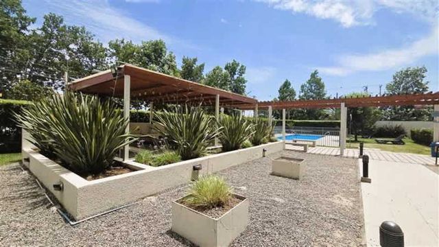 DEPARTAMENTO OCTAVA AVENIDA CON CUARTA TRANSVERSAL