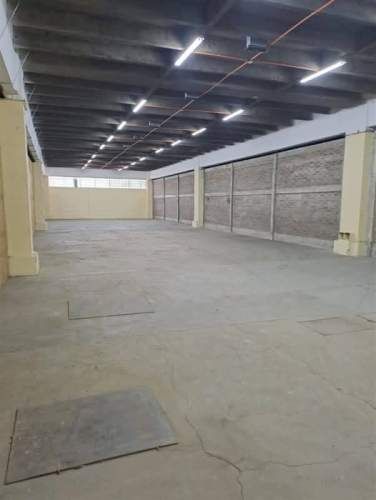 BODEGA San Joaquin , cercano a metro Carlos Valdovinos.