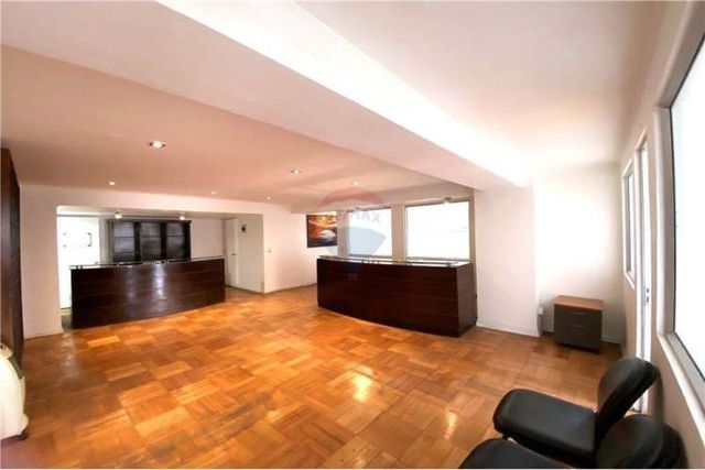 Oficina 5 privados en cia de jesus / bandera