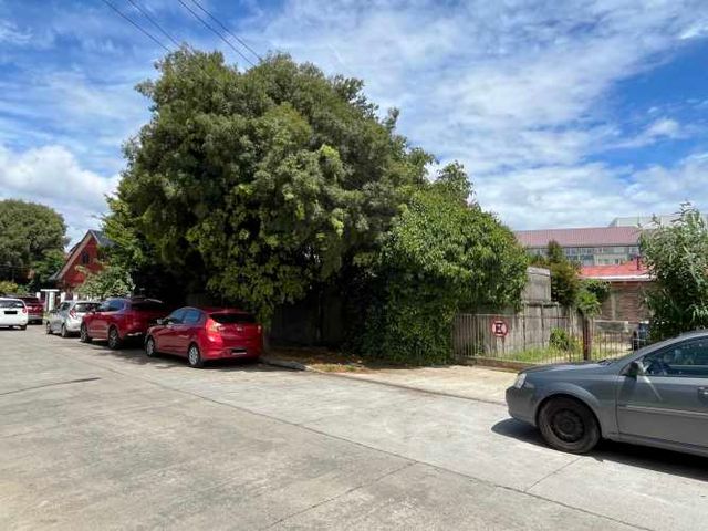 Se vende Terreno en calle Janequeo