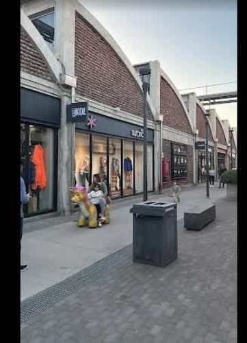 Auxiliar de aseo - Patio Outlet San Joaquín $520.000 líquidos