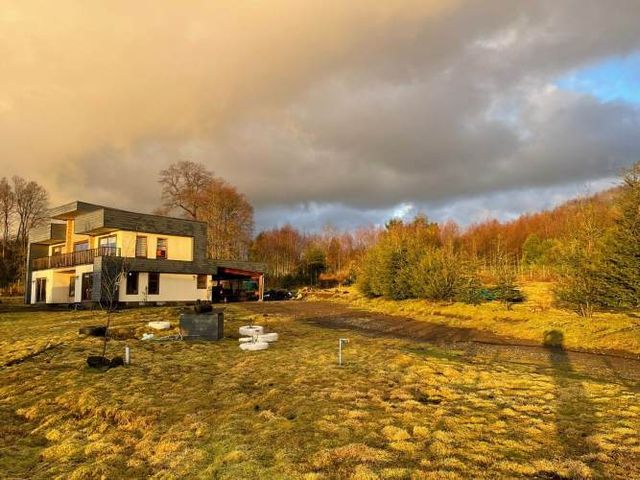 SE VENDE ESTUPENDA CASA EN CONDOMINIO CERRADO EN PUCON