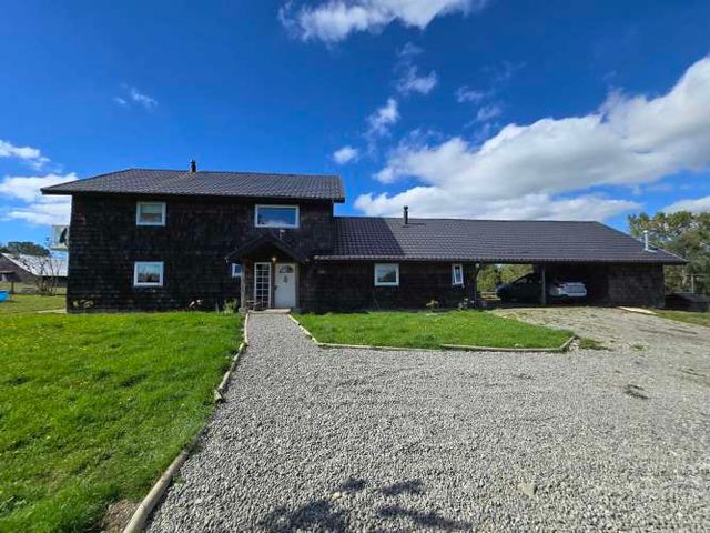 ARRIENDO ESPECTACULAR CASA A 1KM DE PUERTO VARAS