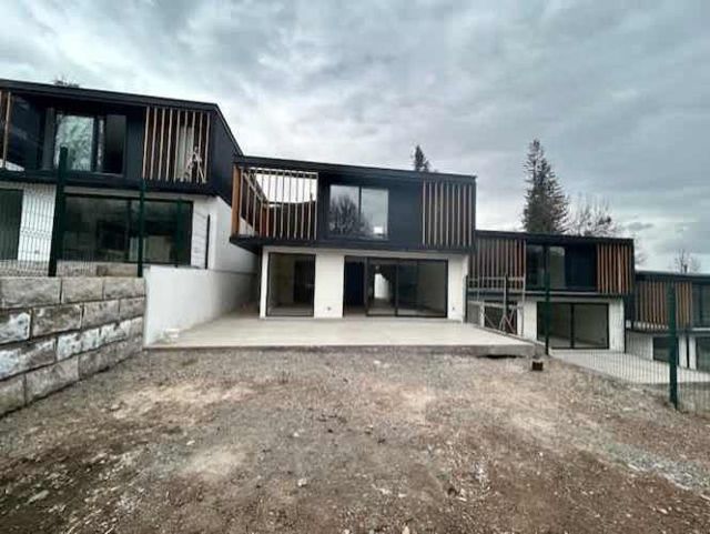 VENTA CASA EN CONDOMINIO 4HAB 3BA LAS CONDES