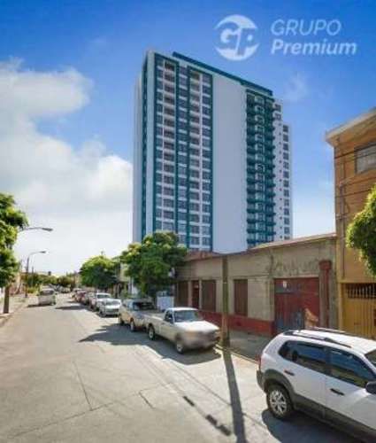 Dpto. estilo mariposa, 2 dormitorios, estacionamiento, Heras con Tucapel