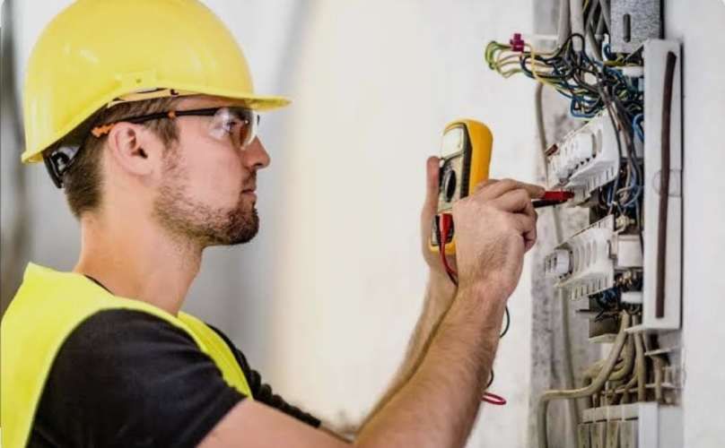 Electricista calificado